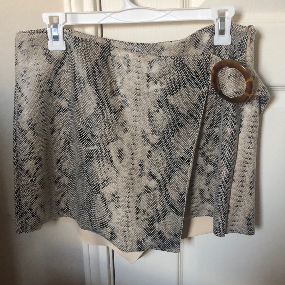 New with tags Zara snake print skort